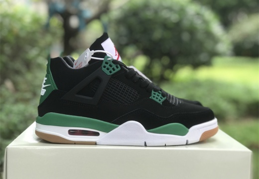 Nike SB x Air Jordan 4    DR5415-030    40-47.5